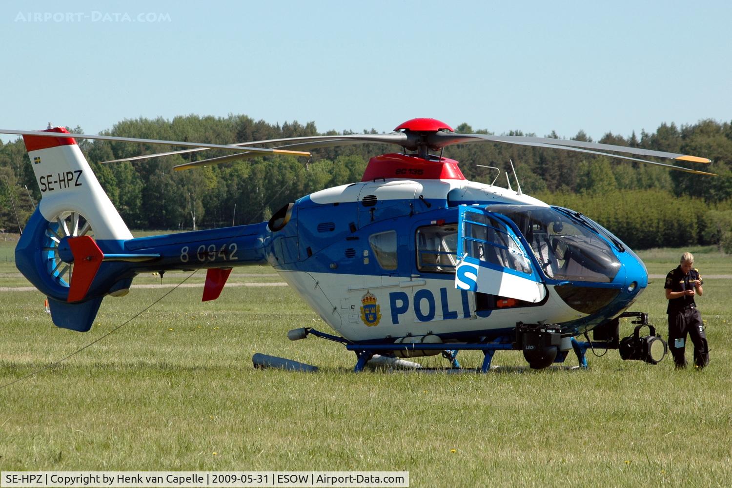 SE-HPZ, 2003 Eurocopter EC-135P-2 C/N 0282, Swedish police helicopter with its pilot at Västerås Hässlö airport, Sweden.
