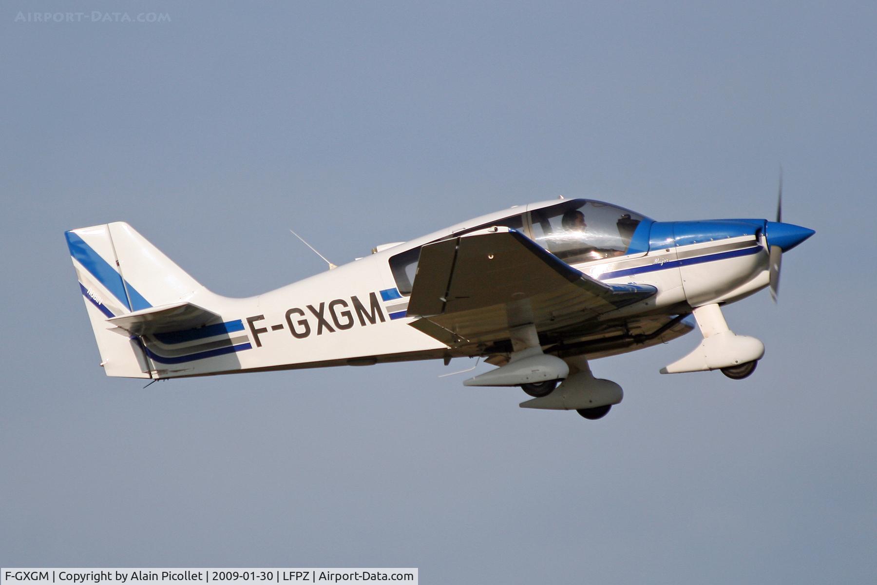 F-GXGM, 2001 Robin DR-400-160 Chevalier C/N 2522, take off