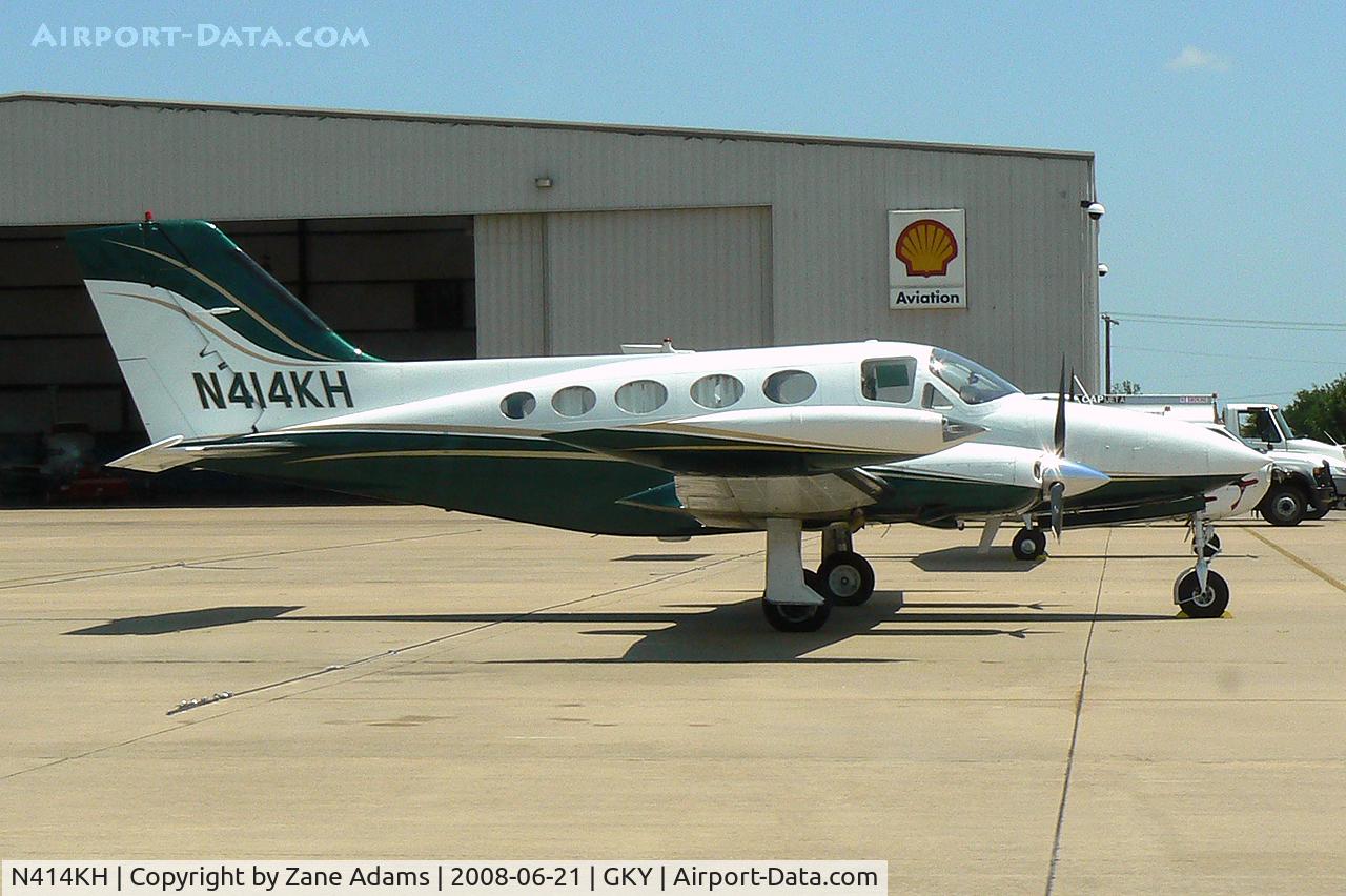 N414KH, 1977 Cessna 414 Chancellor C/N 414-0915, At Arlington Municipal