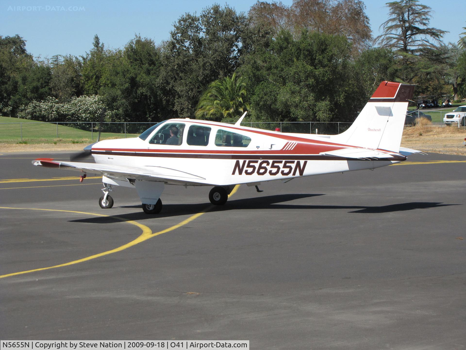 N5655N, 1990 Beech F33A Bonanza C/N CE-1464, Carson City, NV-based 1990 Beech F33A running engine checks at Woodland Aviation