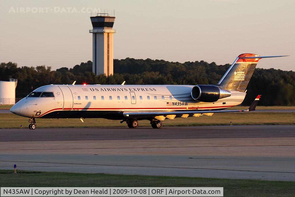N435AW, 2002 Bombardier CRJ-200ER (CL-600-2B19) C/N 7724, US Airways Express (Air Wisconsin) N435AW (FLT AWI4071) taxiing to RWY 23 for departure to Reagan National (KDCA) late in the day.