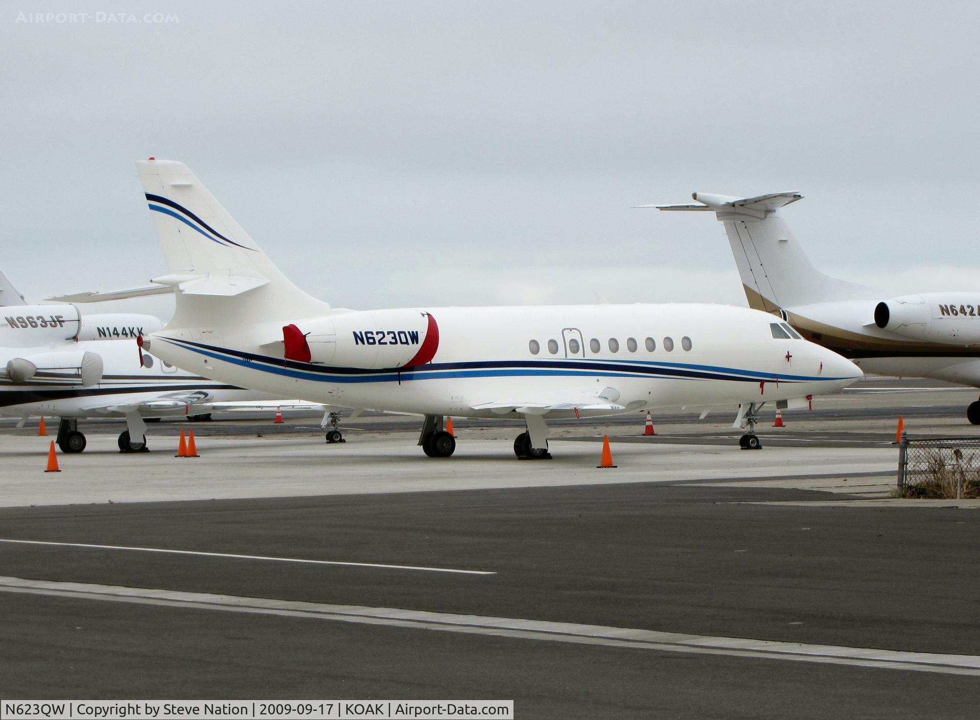 N623QW, 1996 Dassault Falcon 2000 C/N 44, QWest 1996 Dassault Aviation FALCON 2000 visiting North Field on a foggy morning
