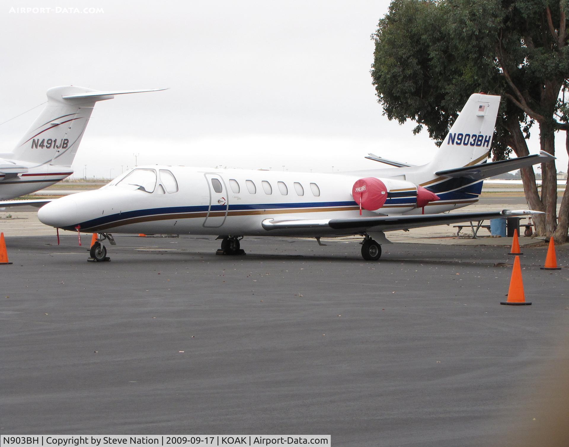 N903BH, 1995 Cessna 560 Citation Ultra C/N 560-0295, Matlock Aviation (Chicago, IL) 1995 Cessna 560 visiting North Field at KOAK
