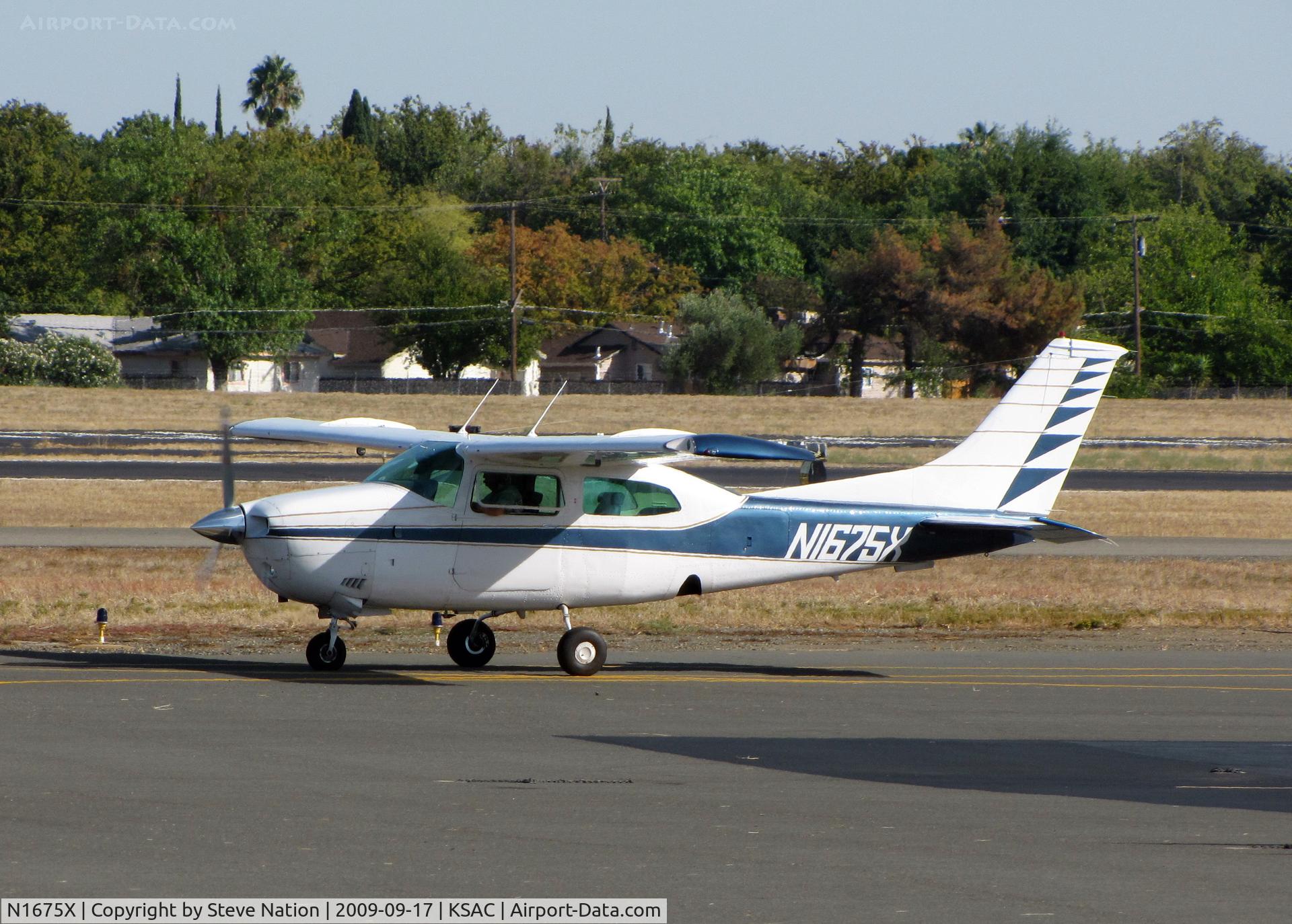 N1675X, 1975 Cessna T210L Turbo Centurion C/N 21060710, Woodland, CA-based 19765 Cessna T210L taxiing out for take-off