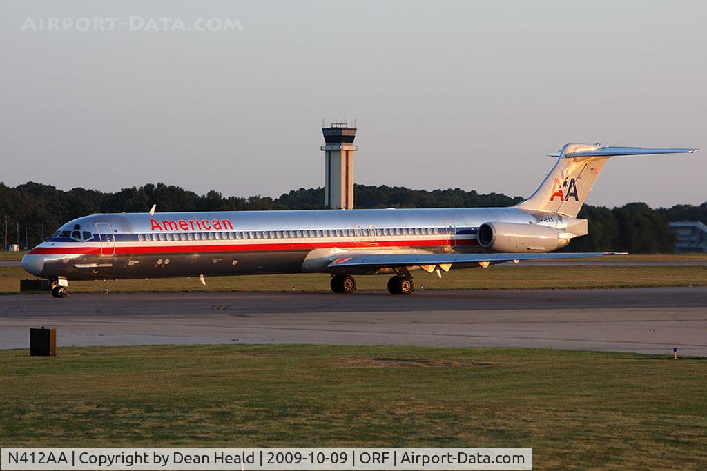 N412AA, 1986 McDonnell Douglas MD-82 (DC-9-82) C/N 49323, American Airlines N412AA (FLT AAL1187) taxiing to RWY 23 for departure to Dallas/Ft Worth Int'l (KDFW) in the early evening.