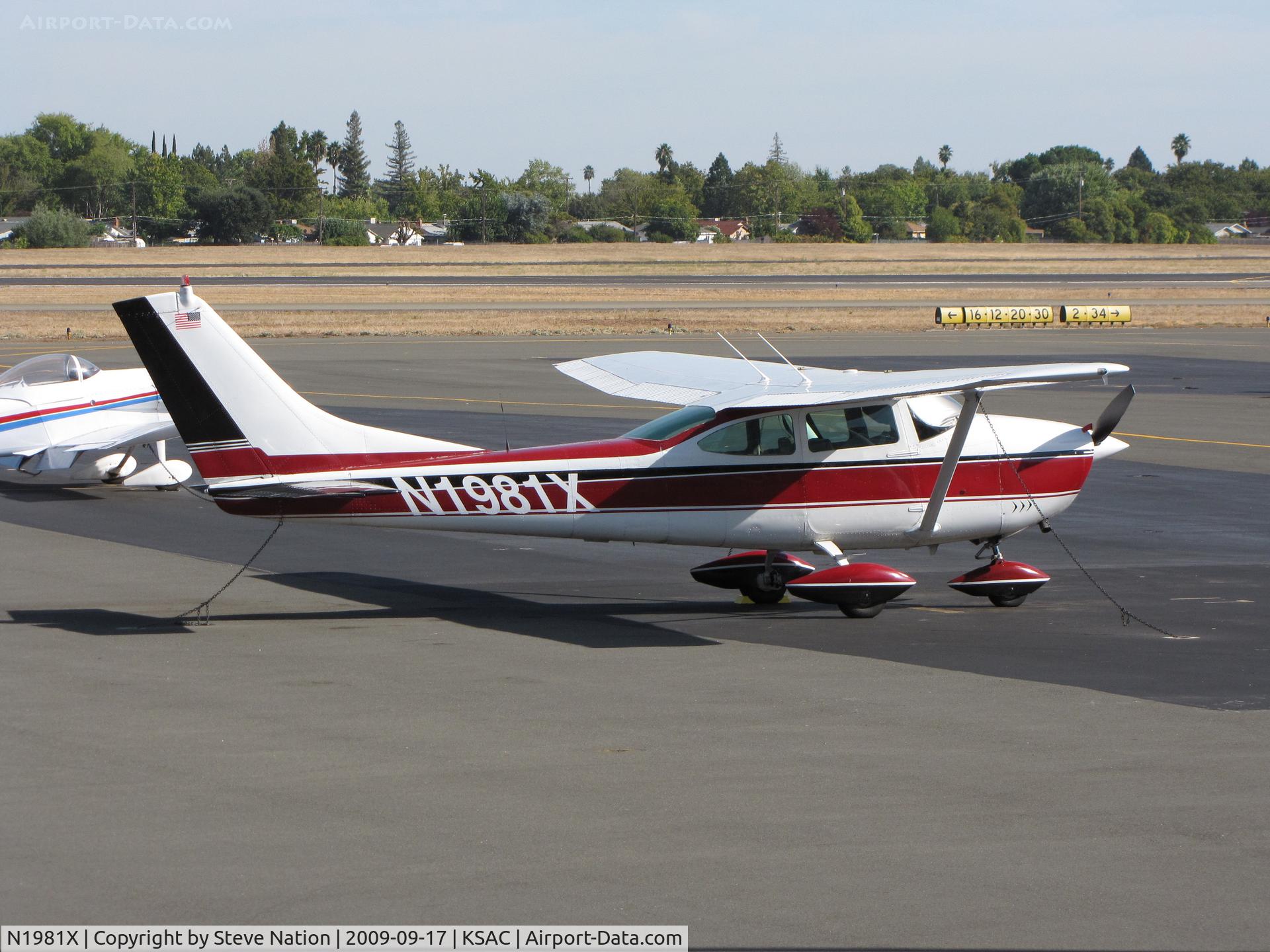 N1981X, 1965 Cessna 182H Skylane C/N 18256081, Bend, OR-based 1965 Cessna 182H at GA terminal