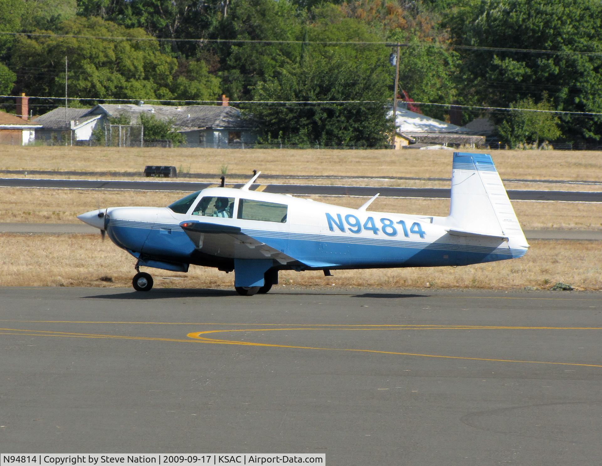 N94814, 1980 Mooney M20J 201 C/N 24-1062, Locally-based 1980 Mooney M20J taking for take-off