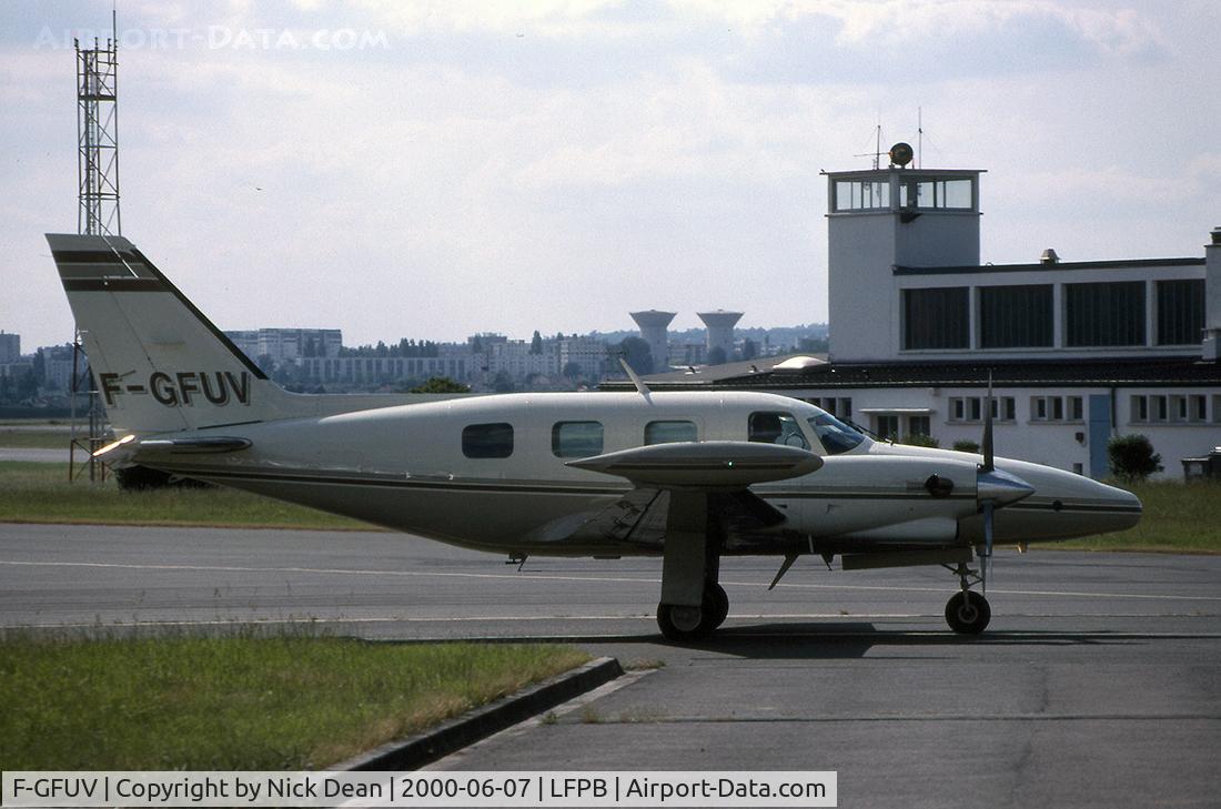 F-GFUV, Piper PA-31T Turbo Cheyenne C/N 31T-7720063, LFPB