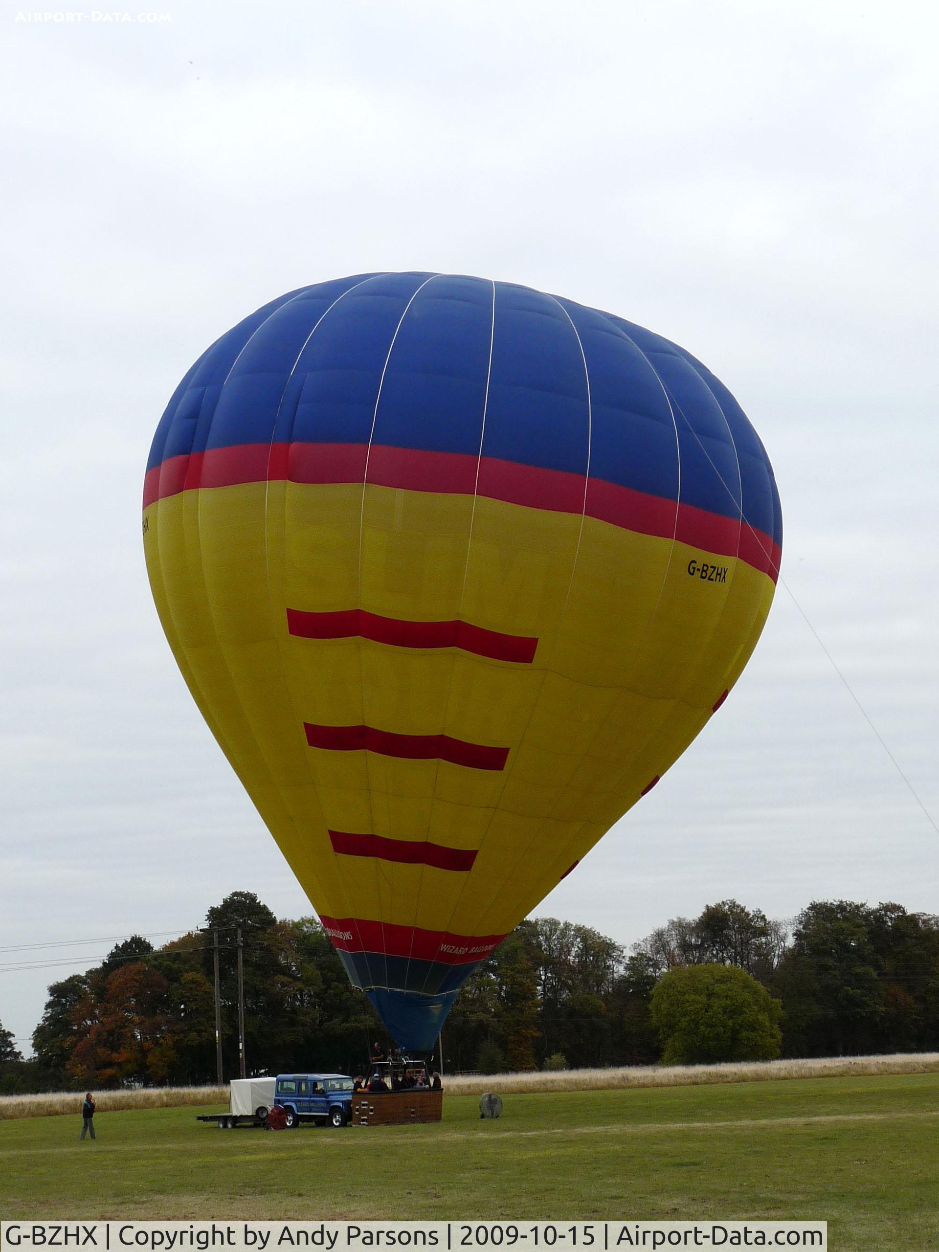 G-BZHX, 2000 Cameron Balloons Ltd THUNDER AX11-250 S2 C/N 4880, Seen at the Holiday Inn Cambridge