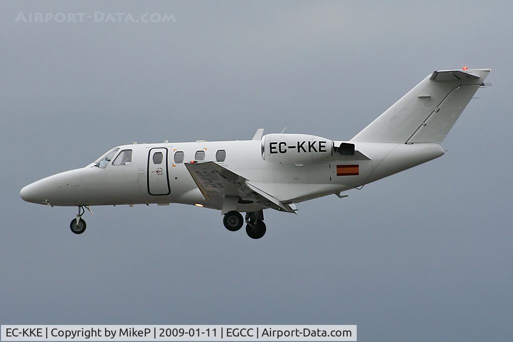 EC-KKE, 1999 Learjet 45 C/N 058, Plain looking light jet.