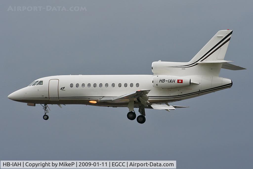 HB-IAH, 1998 Dassault Falcon 900EX C/N 028, Runway 23R arrival.