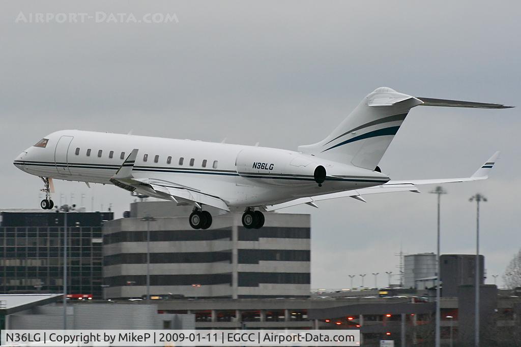 N36LG, 2006 Bombardier BD-700-1A10 Global Express C/N 9225, Short final.