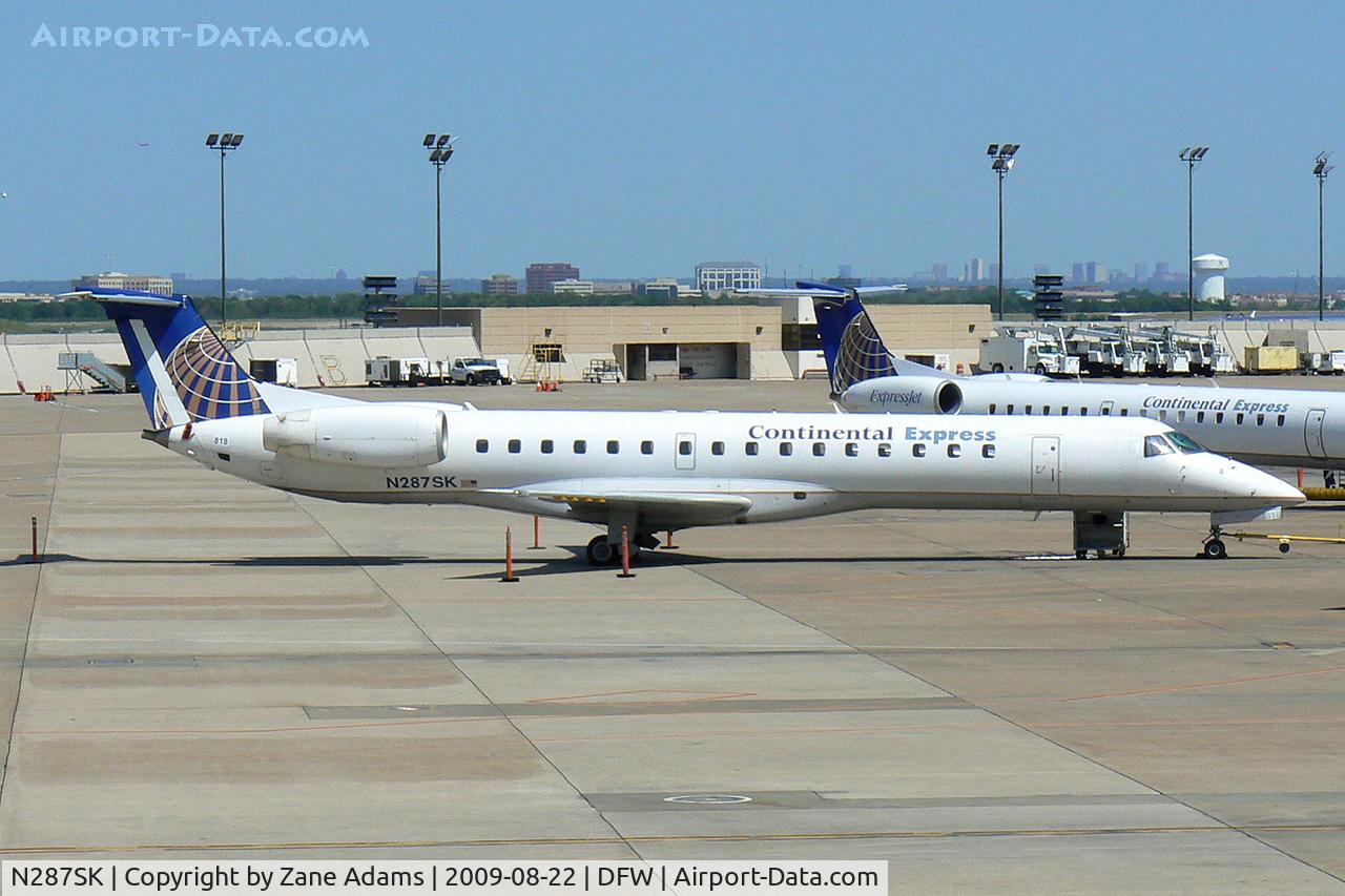 N287SK, 2001 Embraer ERJ-145LR (EMB-145LR) C/N 145460, At DFW Airport