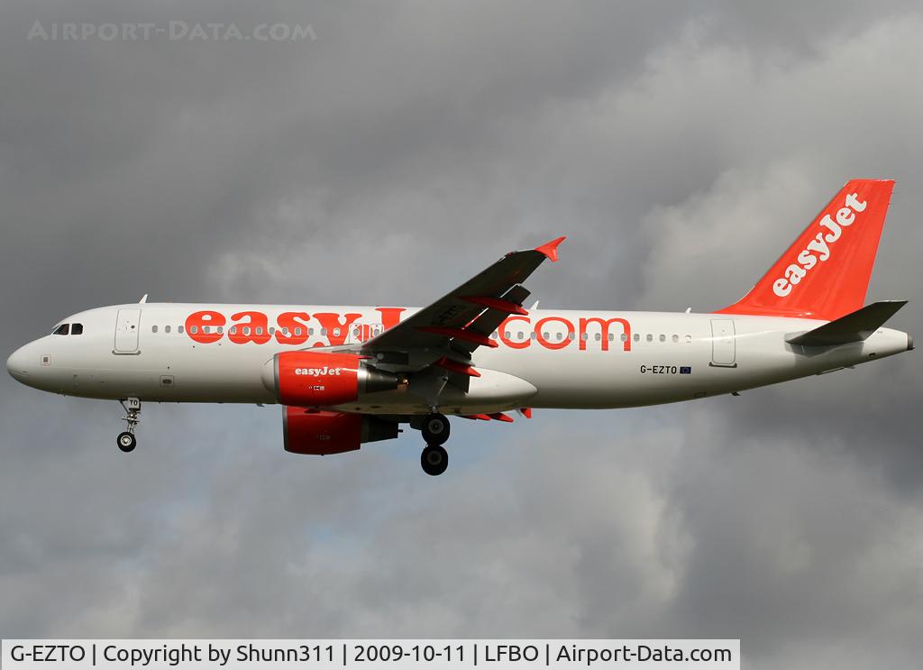 G-EZTO, 2009 Airbus A320-214 C/N 4034, Landing rwy 32R
