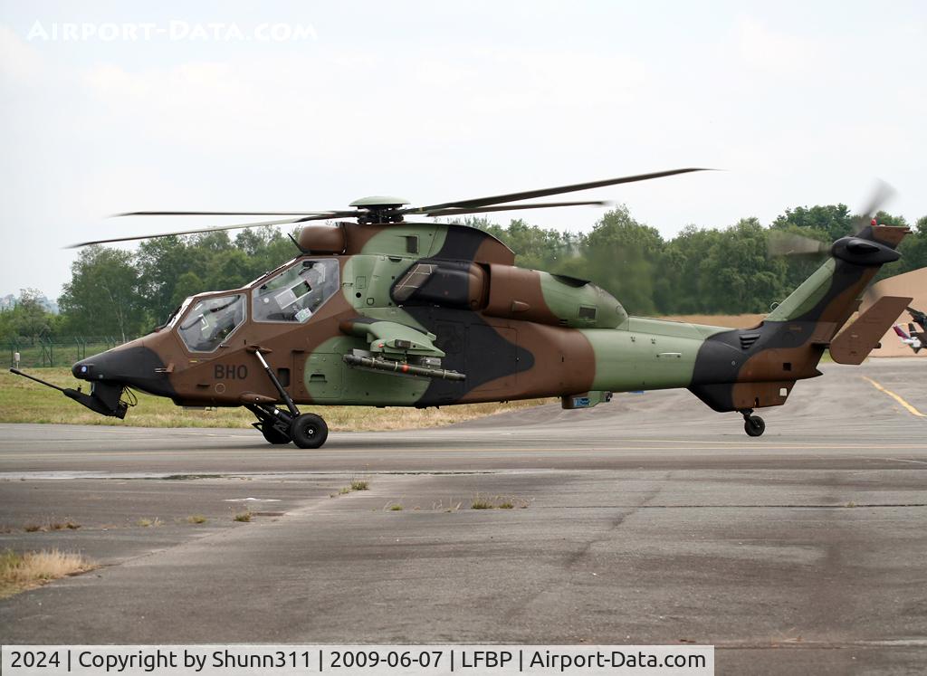 2024, Eurocopter EC-665 Tigre HAP C/N 2024, Taxiing for a his show during LFBP Airshow 2009