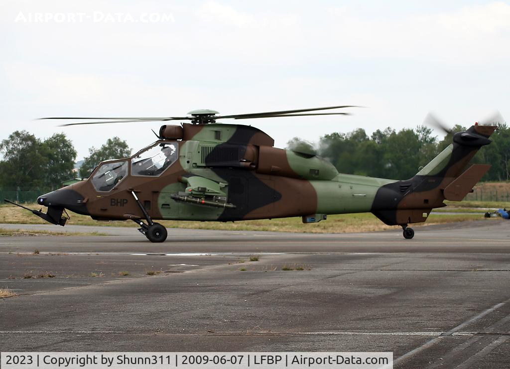 2023, Eurocopter EC-665 Tigre HAP C/N 2023, Taxiing for his show during LFBP Airshow 2009
