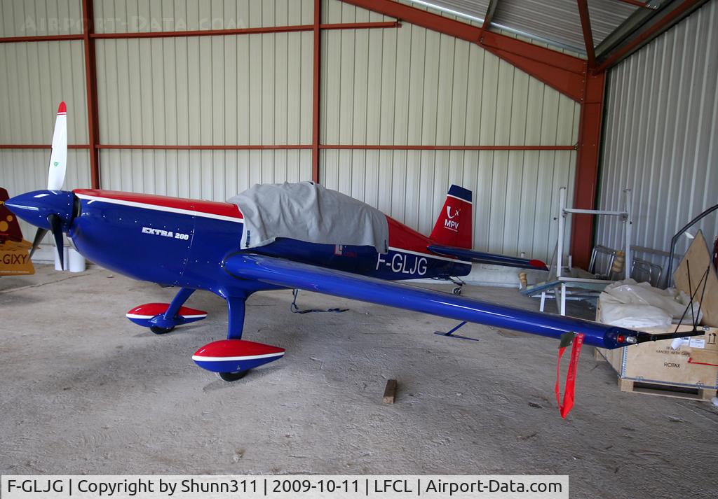 F-GLJG, 1997 Extra EA-300/200 C/N 08, New aircraft for MPV Association...