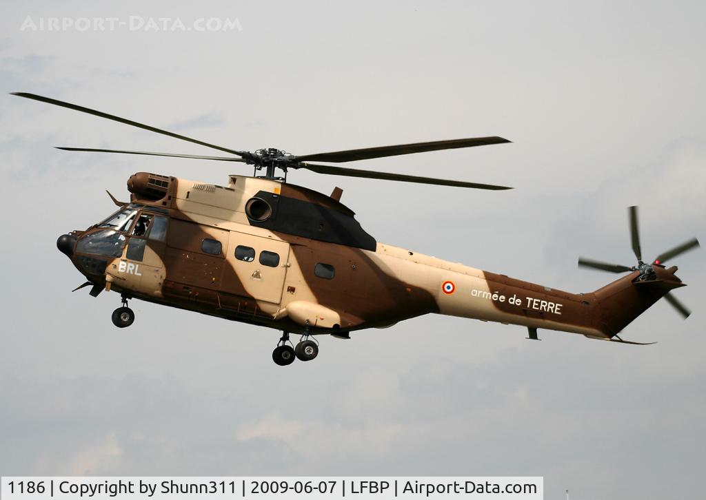 1186, 1997 Aérospatiale SA-330B Puma C/N 1186, Used as a demo during LFBP Airshow 2009