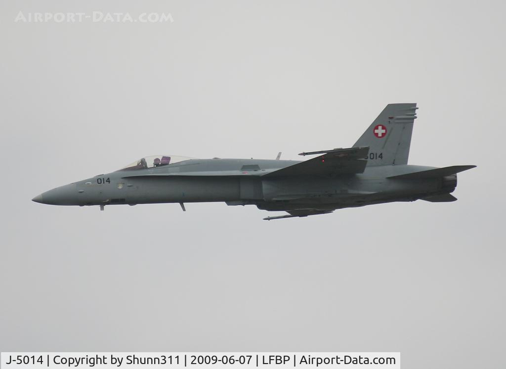 J-5014, McDonnell Douglas F/A-18C Hornet C/N 1359, Used as a demo during LFBP Airshow 2009