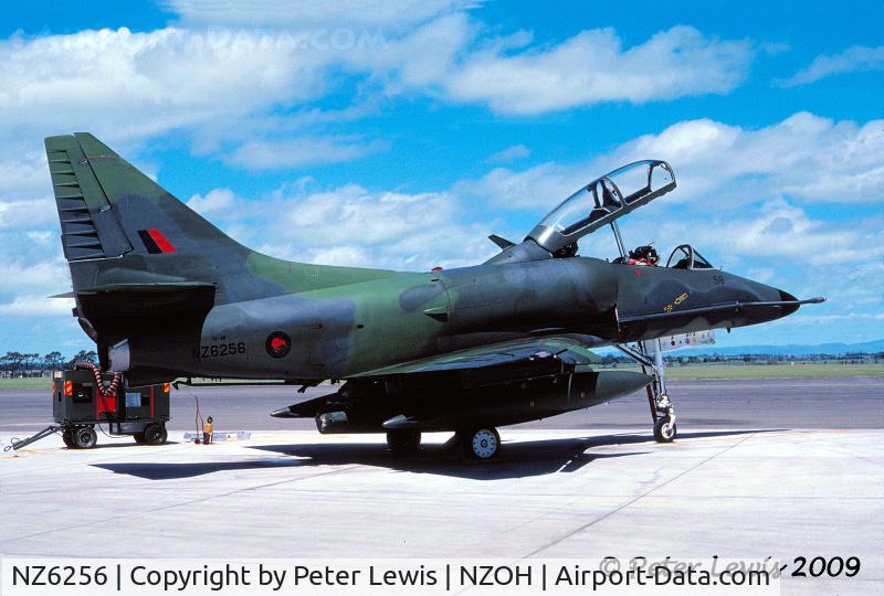 NZ6256, 1967 McDonnell Douglas TA-4G Skyhawk C/N 13733, 75 Squadron at Ohakea