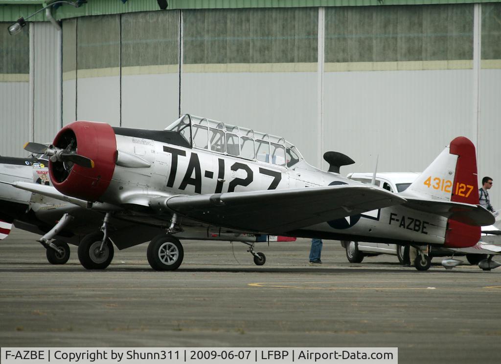 F-AZBE, North American AT-6C Harvard IIA C/N 88-12127, Used as a demo during LFBP Airshow 2009