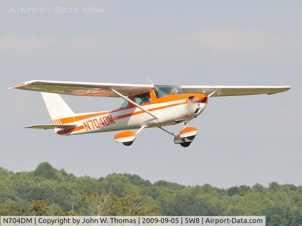 N704DM, 1976 Cessna 150M C/N 15078529, Departing runway 22
