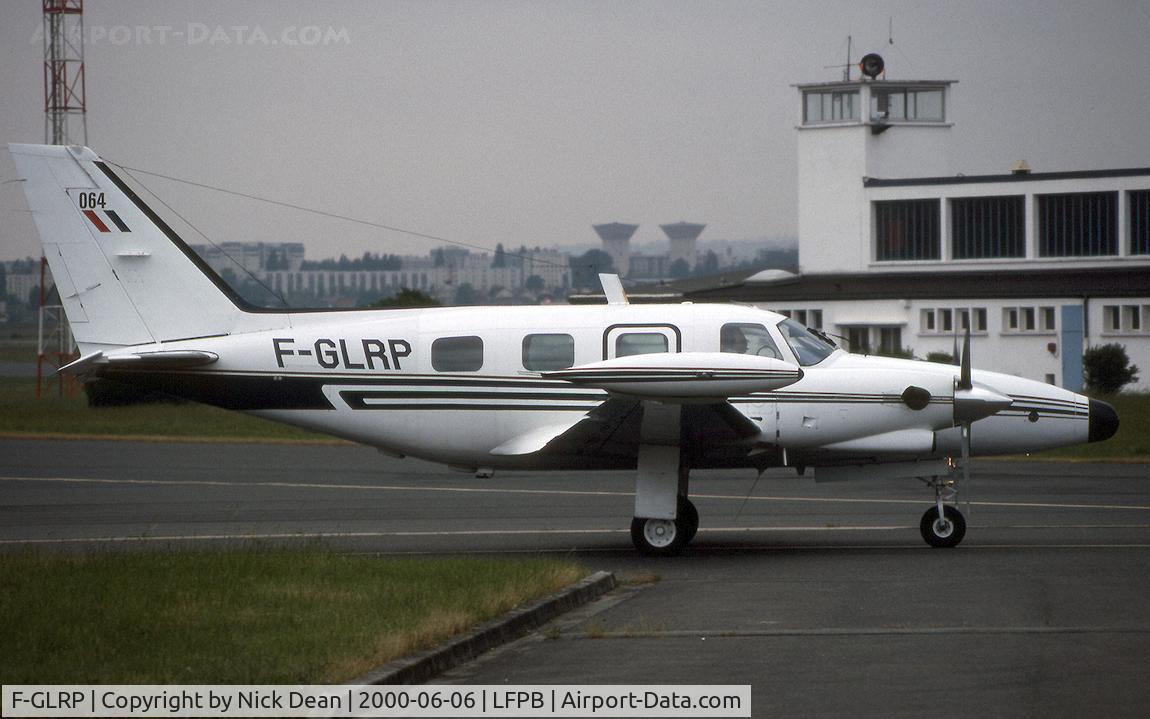 F-GLRP, Piper PA-31T-620 Cheyenne C/N 31T-8120064, LFPB