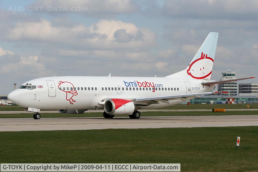 G-TOYK, 1997 Boeing 737-33R C/N 28870, Lined up on 23L.