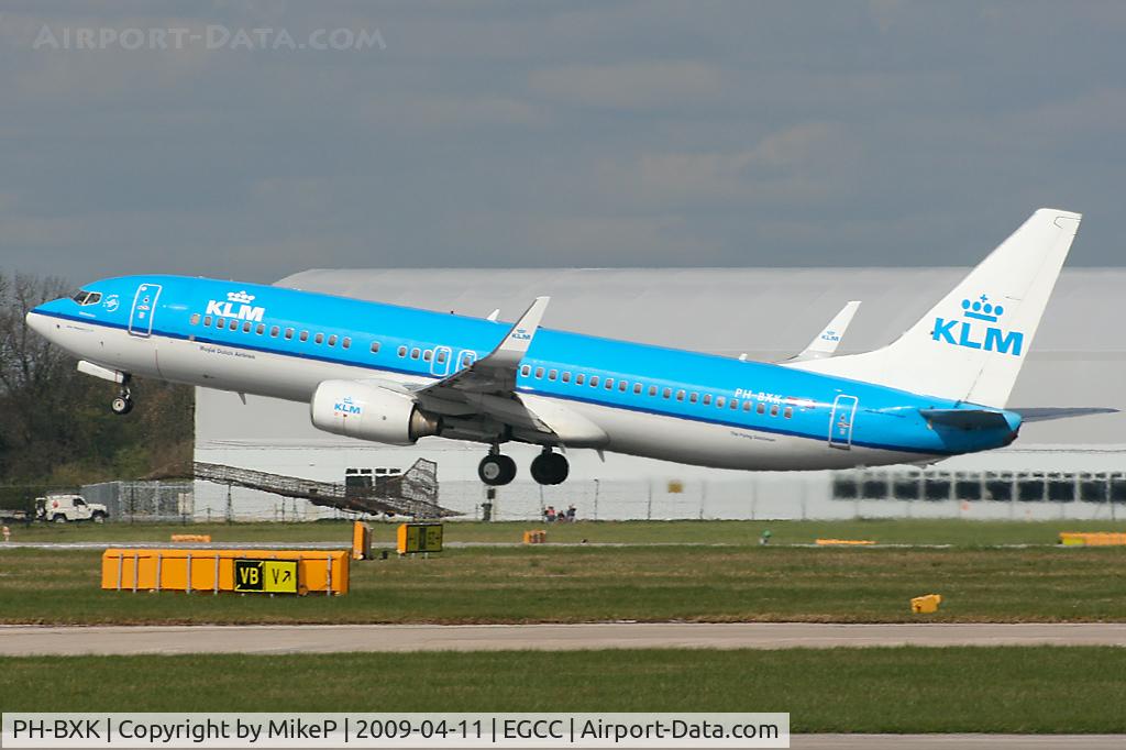 PH-BXK, 2000 Boeing 737-8K2 C/N 29598, Departing back to Schiphol.