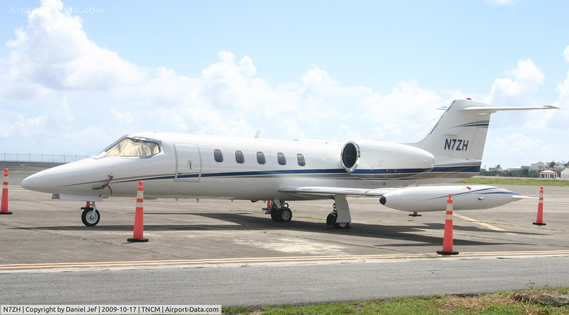 N7ZH, 1980 Gates Learjet 35A C/N 348, It's good to see it back on the job. after having a new pain job done.