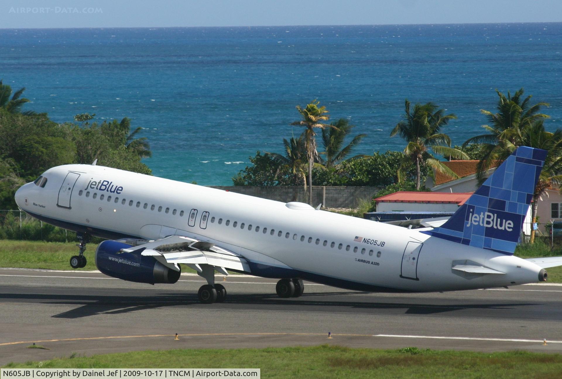 N605JB, 2005 Airbus A320-232 C/N 2368, Doing a long flair. roll out.