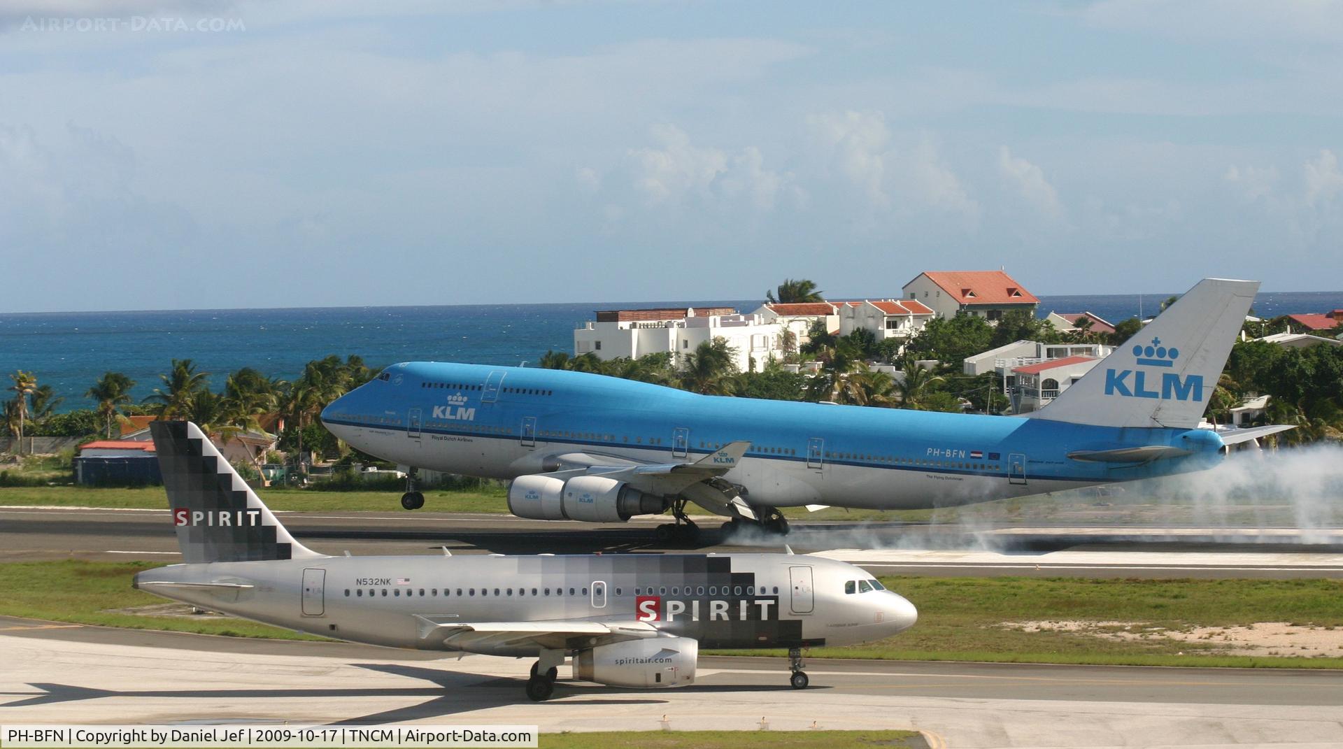 PH-BFN, 1993 Boeing 747-406BC C/N 26372, Its all breaks. smell my tires