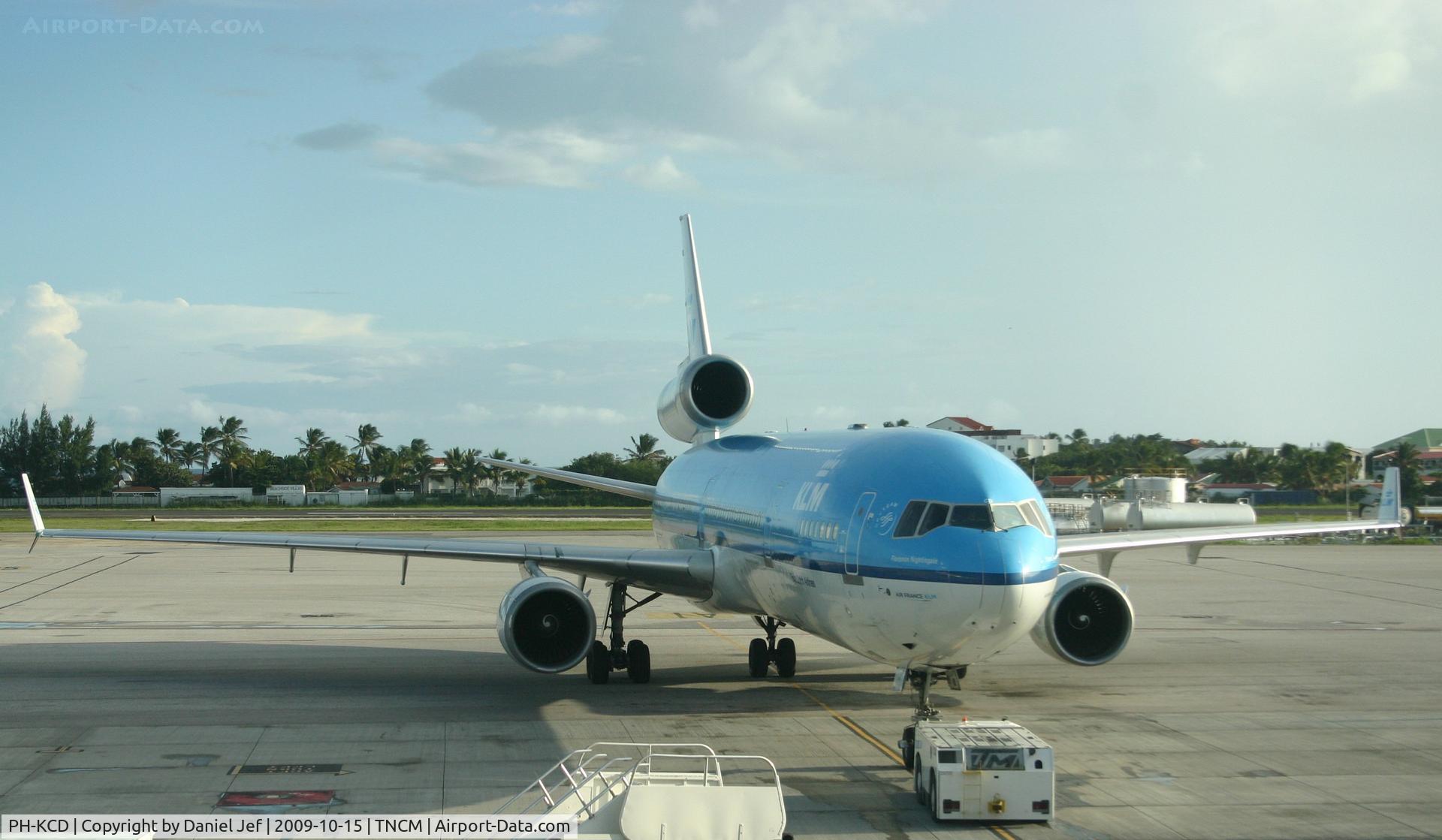 PH-KCD, 1994 McDonnell Douglas MD-11 C/N 48558, KLM being push back from the gate