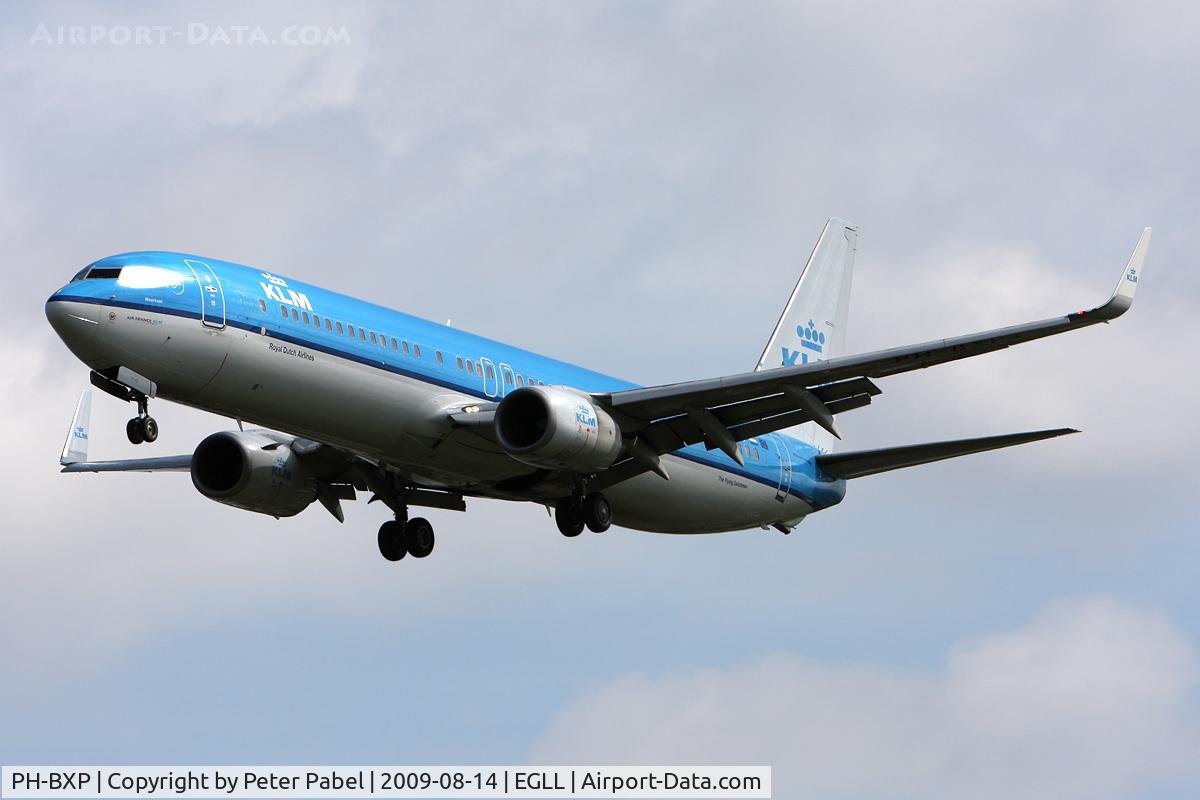 PH-BXP, 2001 Boeing 737-9K2 C/N 29600, LHR