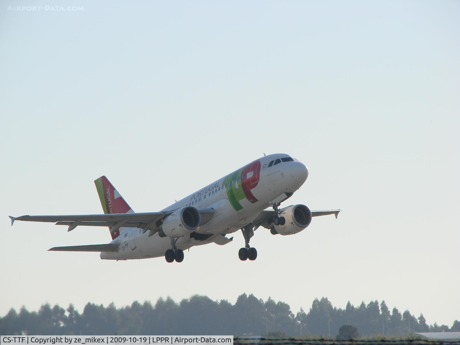 CS-TTF, 1998 Airbus A319-111 C/N 837, TAP taking off
