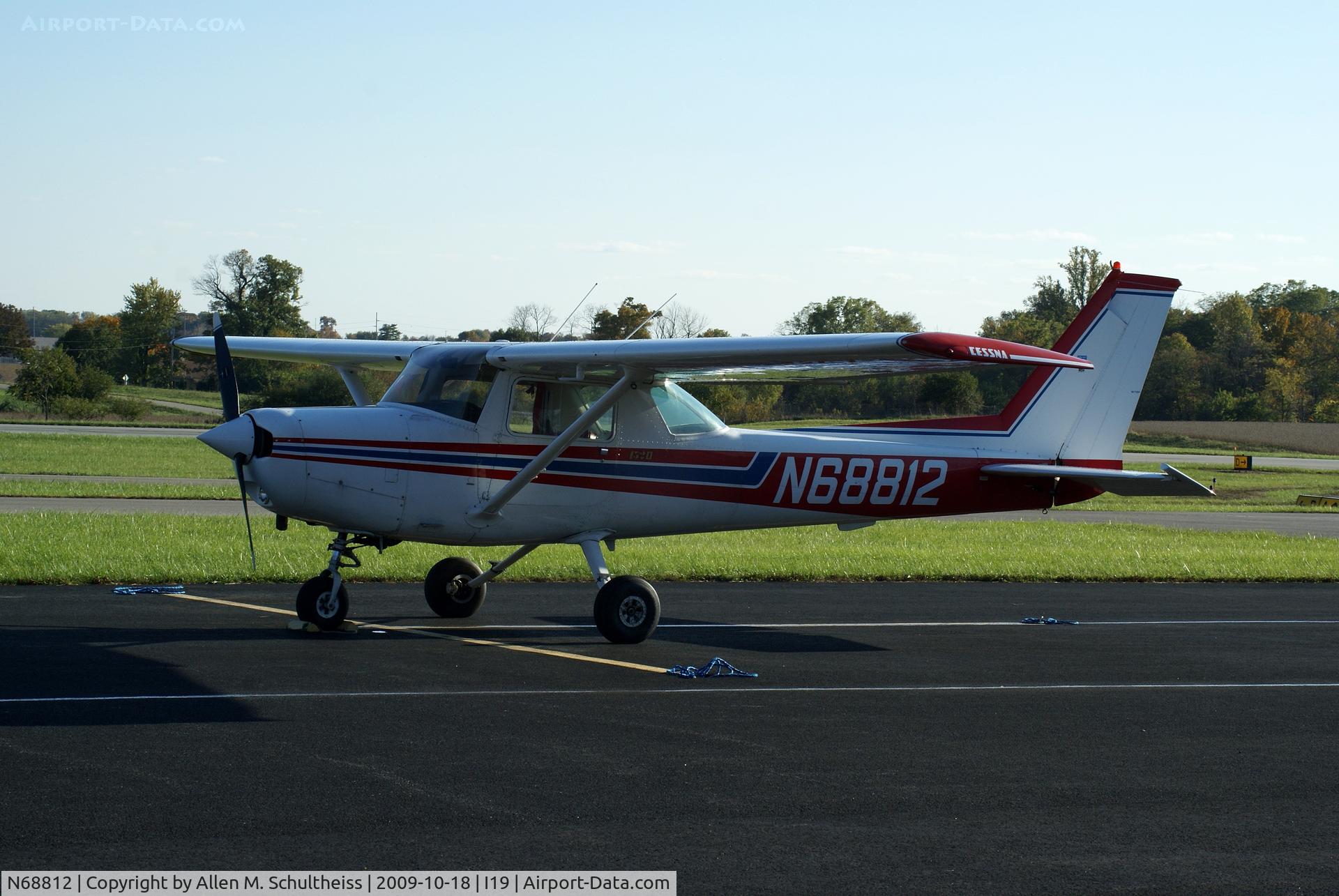 N68812, 1981 Cessna 152 C/N 15285339, 1981 C152