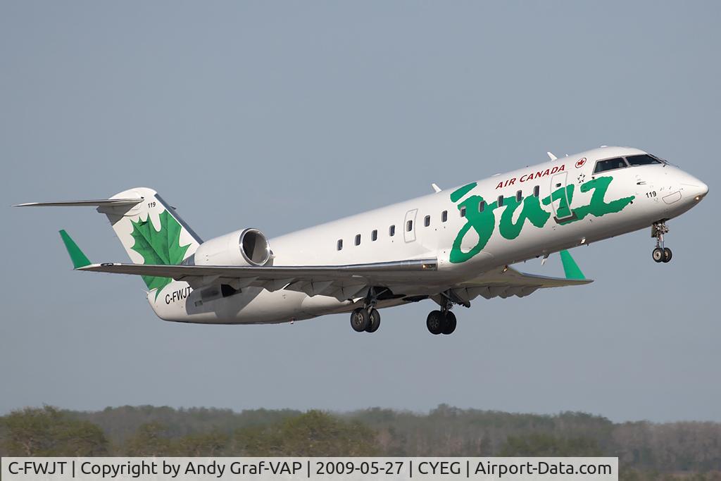 C-FWJT, 1995 Canadair CRJ-100ER (CL-600-2B19) C/N 7098, JAZZ CRJ