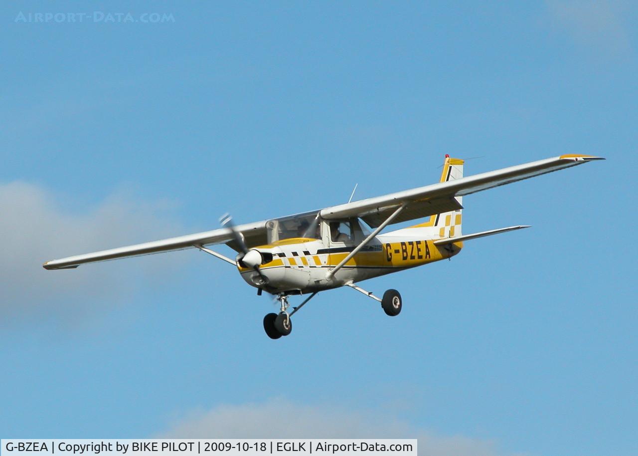G-BZEA, 1979 Cessna A152 Aerobat C/N A152-0824, FINALS FOR RWY 25