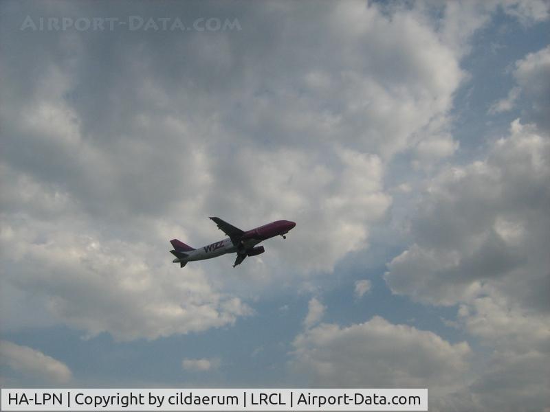 HA-LPN, 2007 Airbus A320-232 C/N 3354, takeoff to BGY
