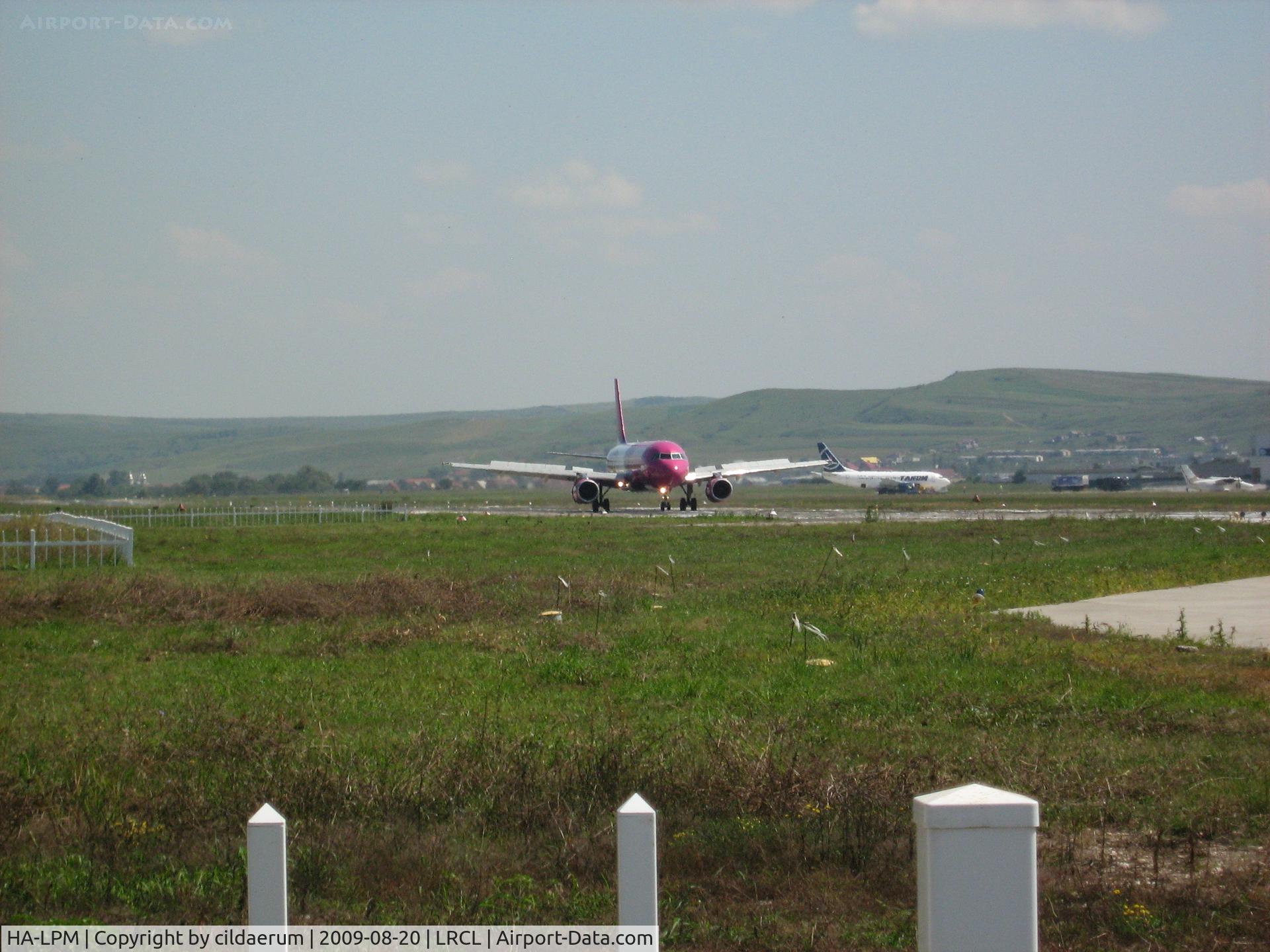HA-LPM, 2007 Airbus A320-232 C/N 3177, after landing