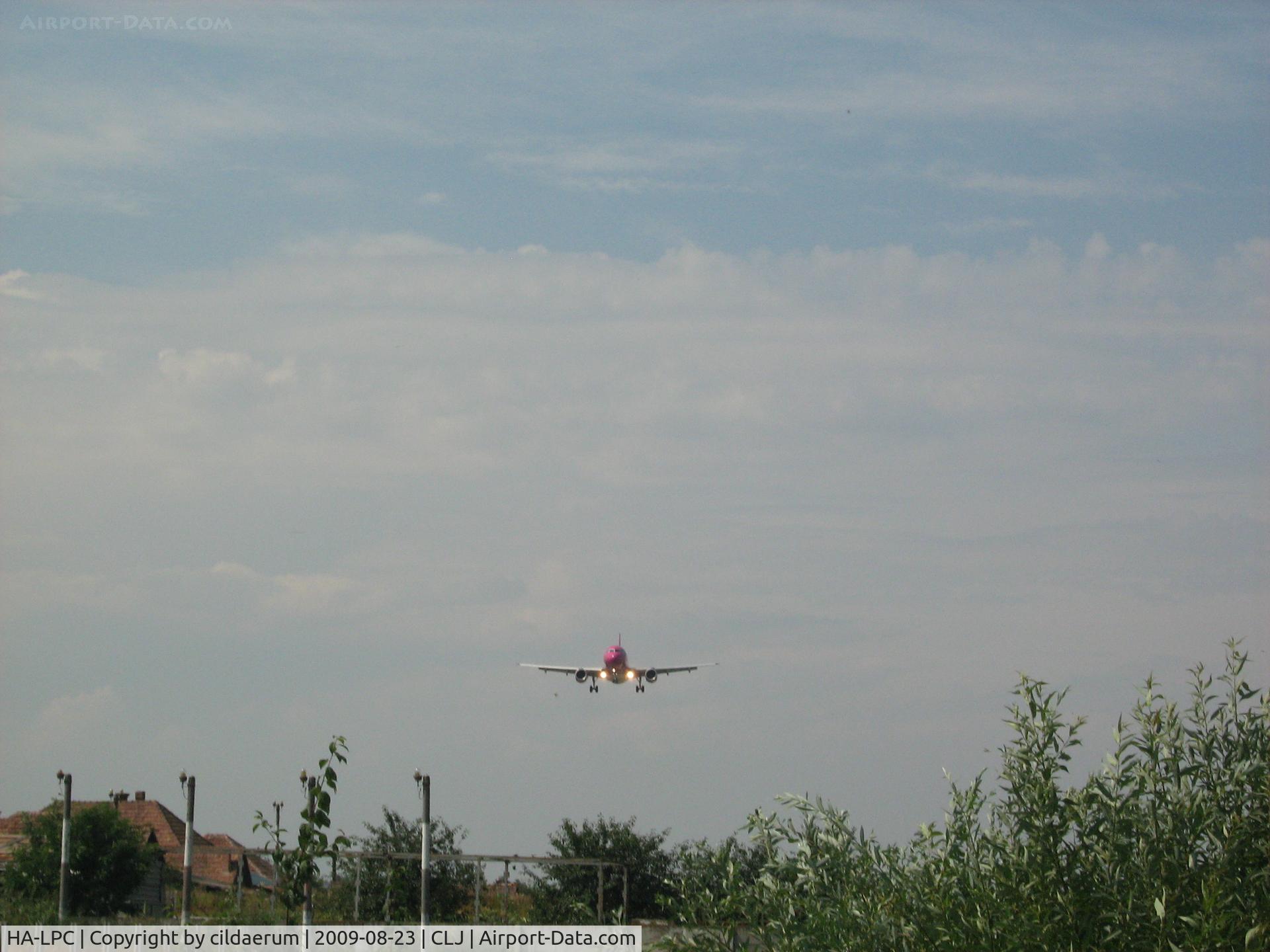 HA-LPC, 1998 Airbus A320-233 C/N 892, Landing