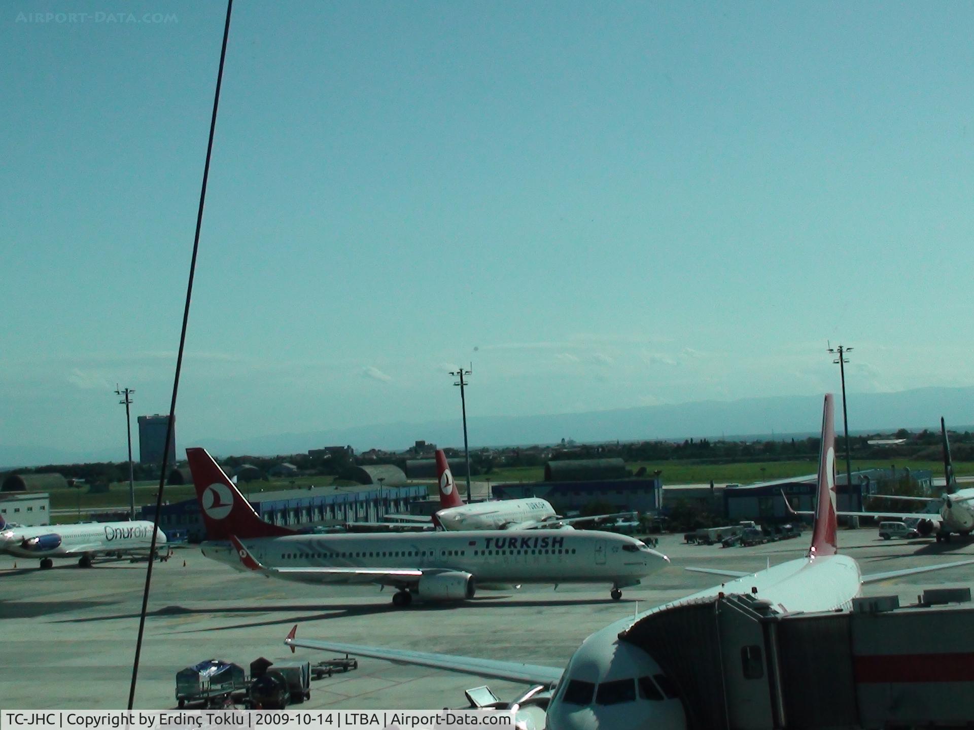 TC-JHC, 2008 Boeing 737-8F2 C/N 35742, Seen at Istanbul