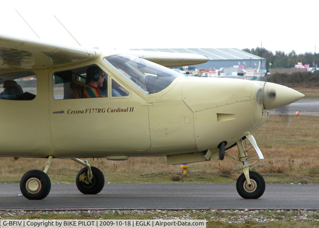 G-BFIV, 1977 Reims F177RG Cardinal RG C/N 0161, DRAB LOOKING CARDINAL RWY 25 HOLD