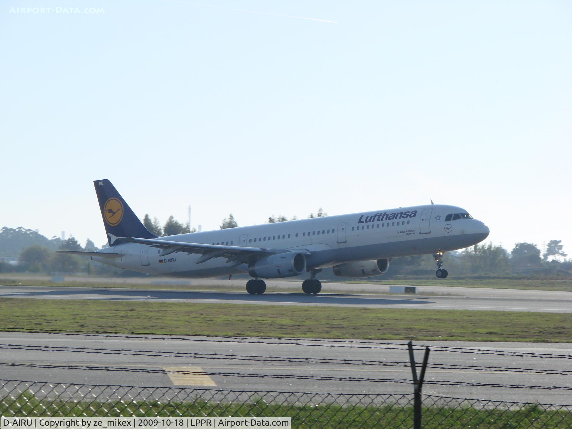 D-AIRU, 1997 Airbus A321-131 C/N 692, Taking off from Porto
