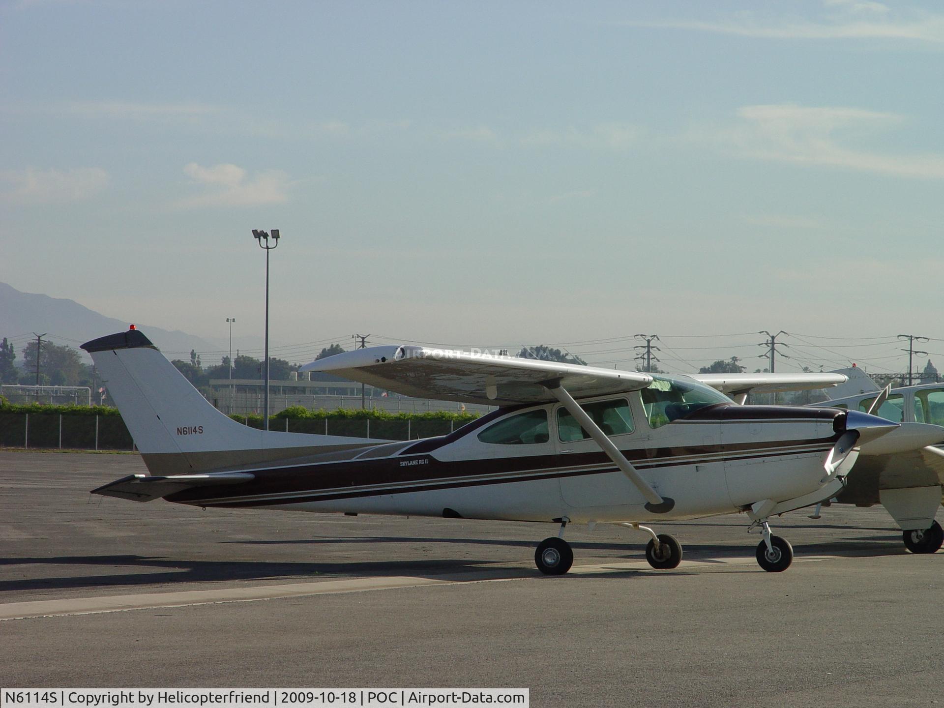 N6114S, 1980 Cessna TR182 Turbo Skylane RG C/N R18201616, Parked at Howard Aviation