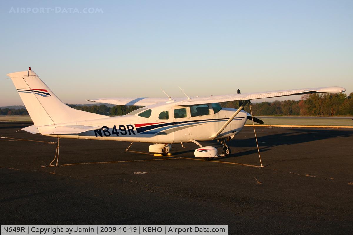 N649R, 1979 Cessna U206G Stationair C/N U20604708, Covered in a light frost and lit by a pink sunrise on a clear cold morning.
