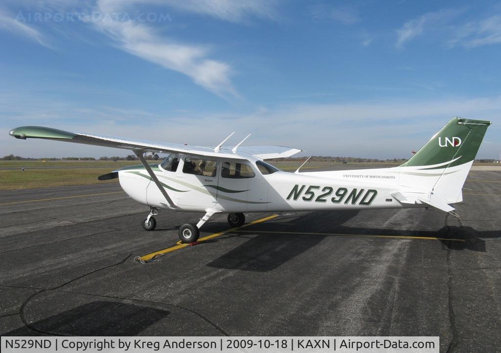 N529ND, Cessna 172S C/N 172S10981, A 2008 Cessna 172S Skyhawk from the University of North Dakota