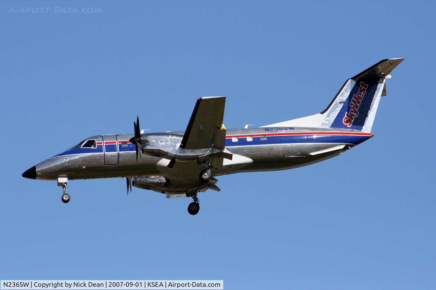 N236SW, 1996 Embraer EMB-120ER Brasilia C/N 120312, KSEA