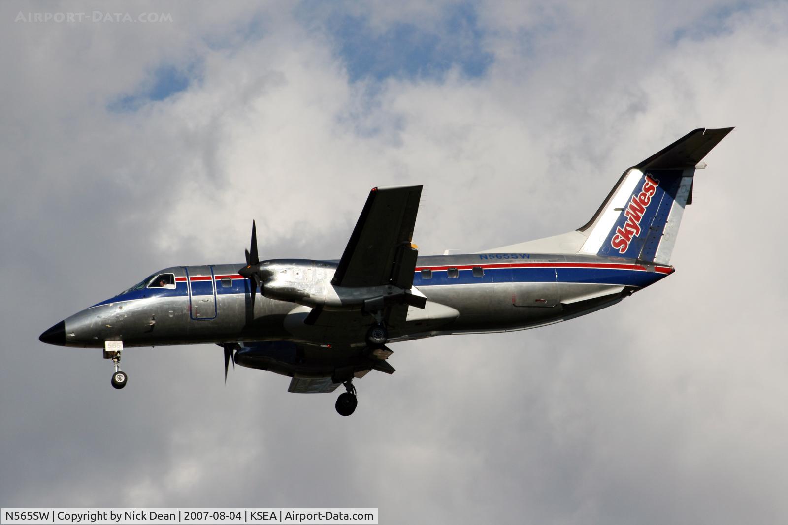 N565SW, 1998 Embraer EMB-120ER Brasilia C/N 120340, KSEA