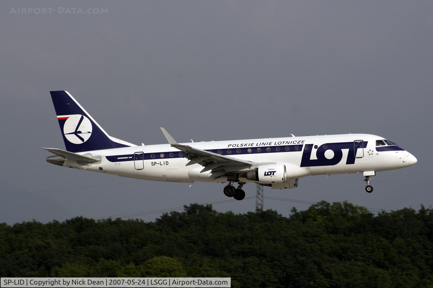 SP-LID, 2006 Embraer 175LR (ERJ-170-200LR) C/N 17000136, LSGG